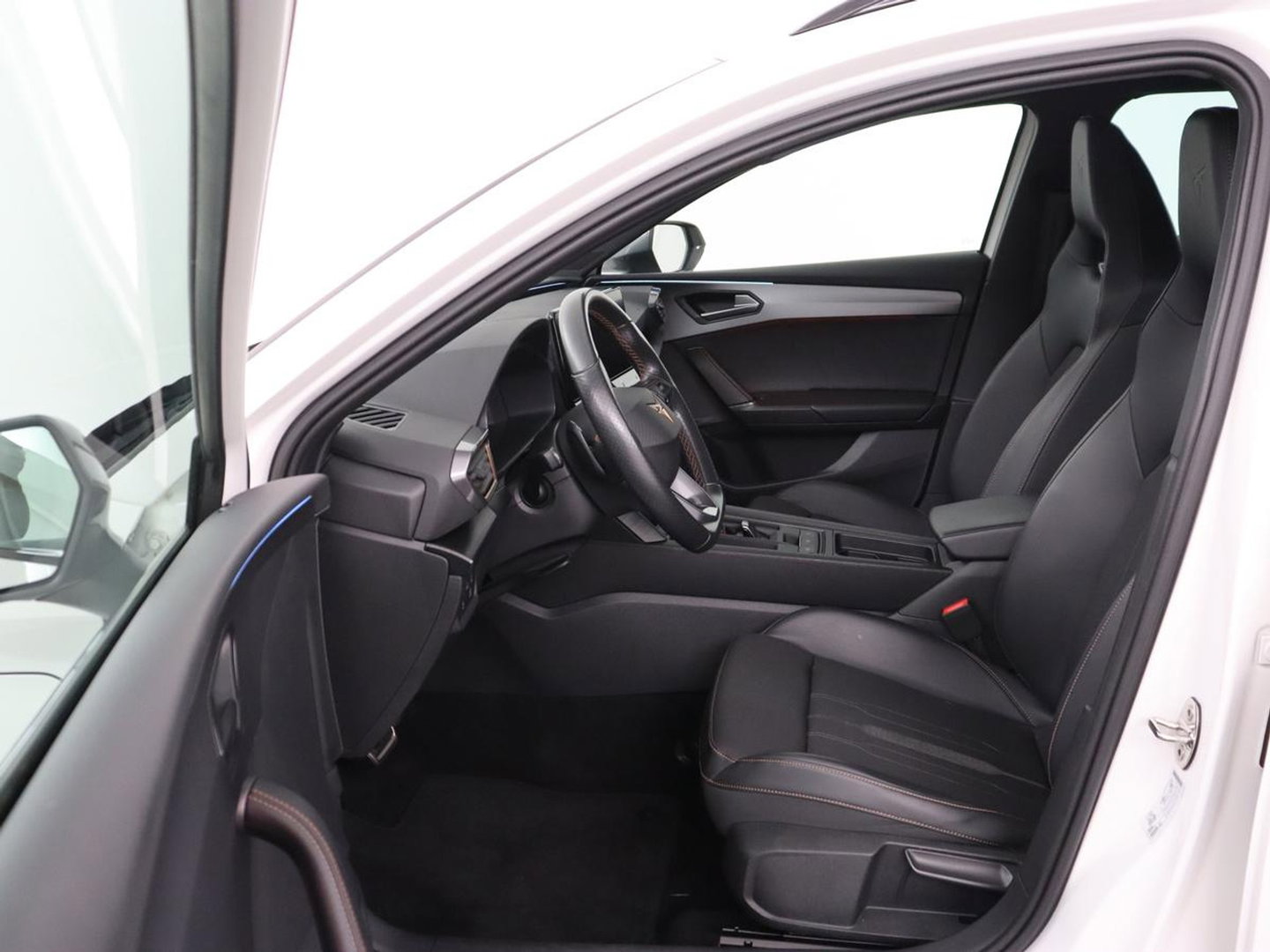 CUPRA Leon 1.4 eHybrid VZ | SOH 90,7% | 245pk | Stoelverwarming | Adaptive cruise | Camera | Carplay | Navigatie | Sfeerverlichting | Full LED | Sportstoelen | Keyless | PHEV | Plug In