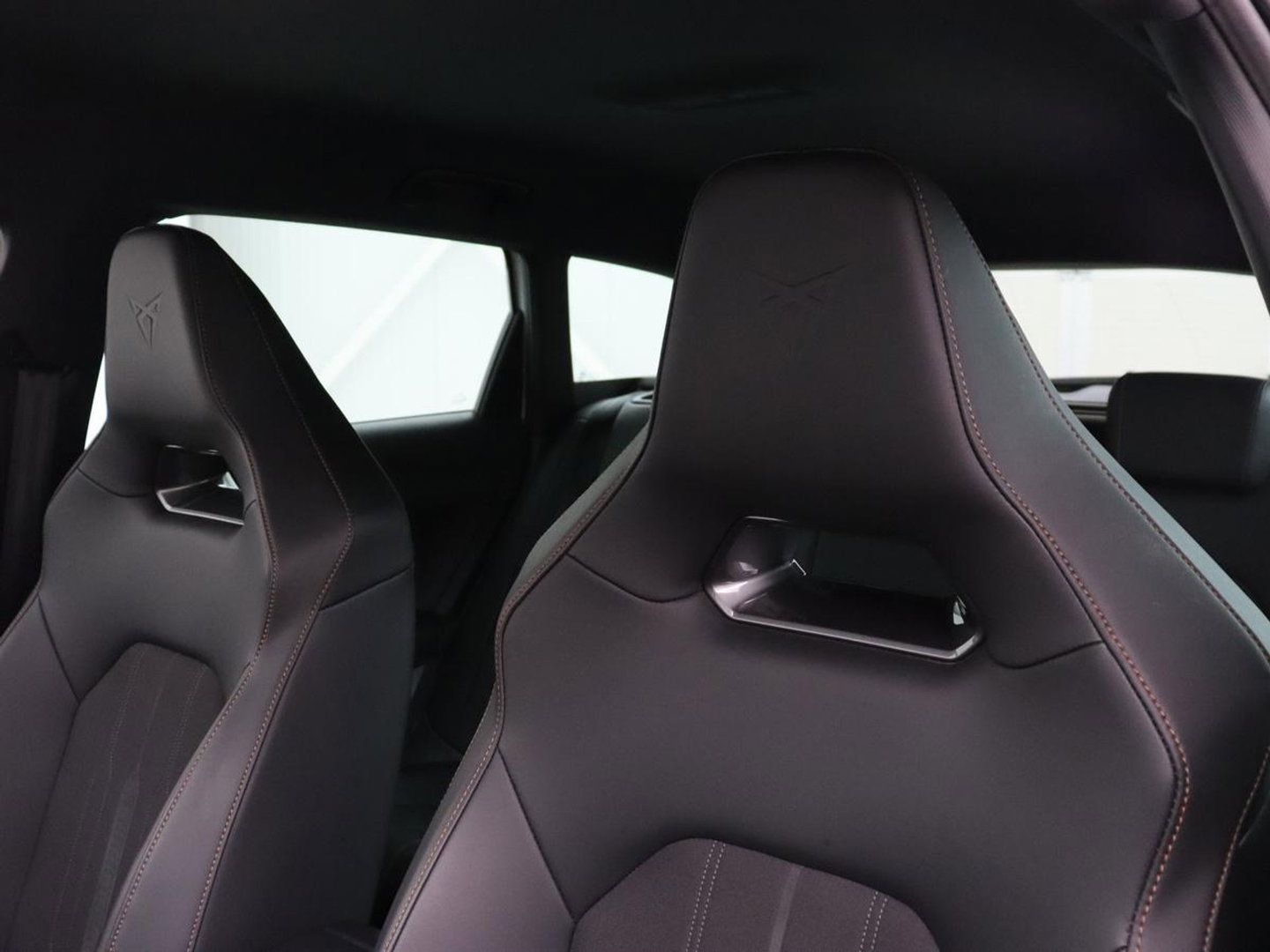 CUPRA Leon 1.4 eHybrid VZ | SOH 90,7% | 245pk | Stoelverwarming | Adaptive cruise | Camera | Carplay | Navigatie | Sfeerverlichting | Full LED | Sportstoelen | Keyless | PHEV | Plug In