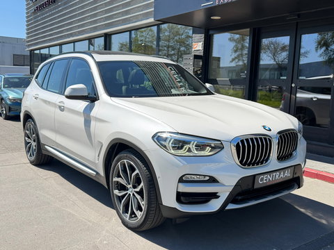 BMW X3 SDrive20i High Exe Pano|Leder|