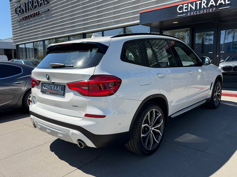 BMW X3 SDrive20i High Exe Pano|Leder|