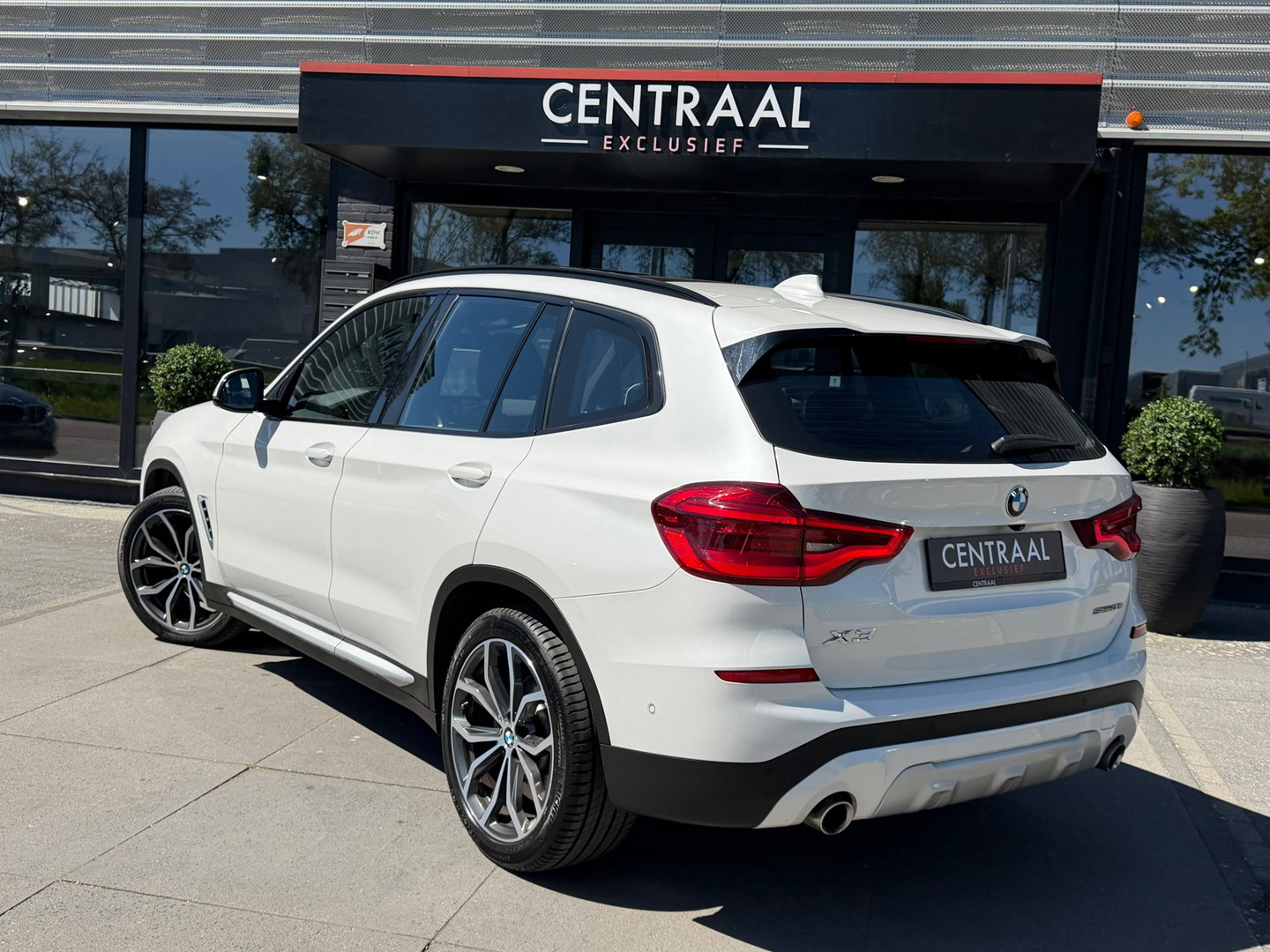 BMW X3 SDrive20i High Exe Pano|Leder|