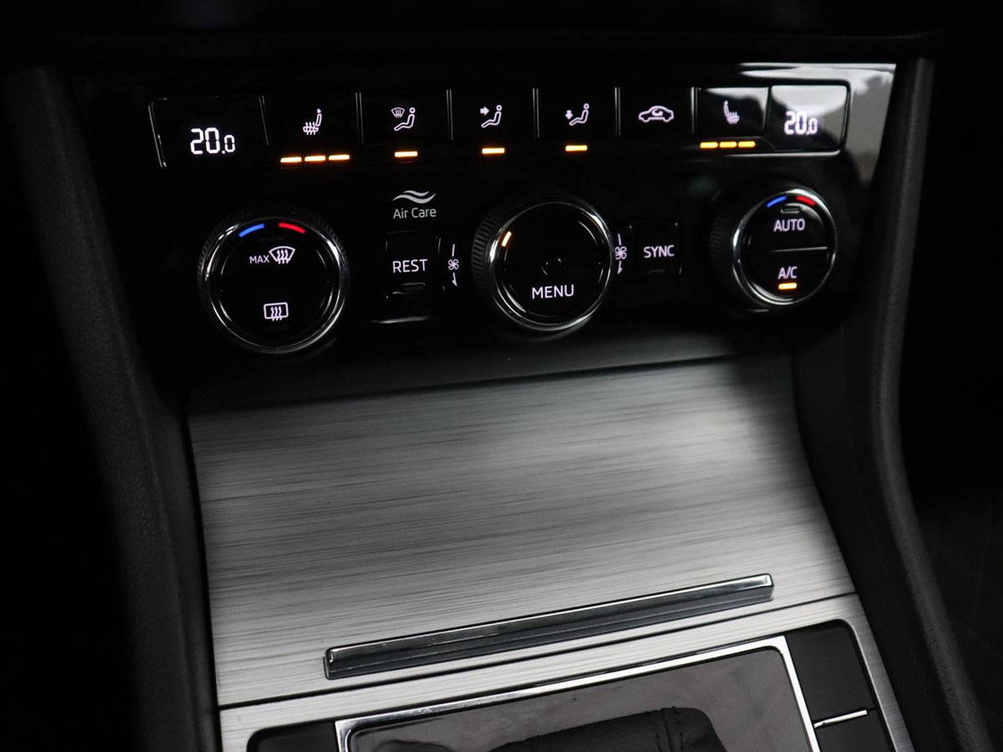 Škoda Superb 1.4 TSI iV Business Edition | SOH 90,7% | Stoelverwarming | Virtual Cockpit | Adaptive cruise | Camera | Carplay | Navigatie | Full LED | Parkeerhulp | PHEV | Plug In