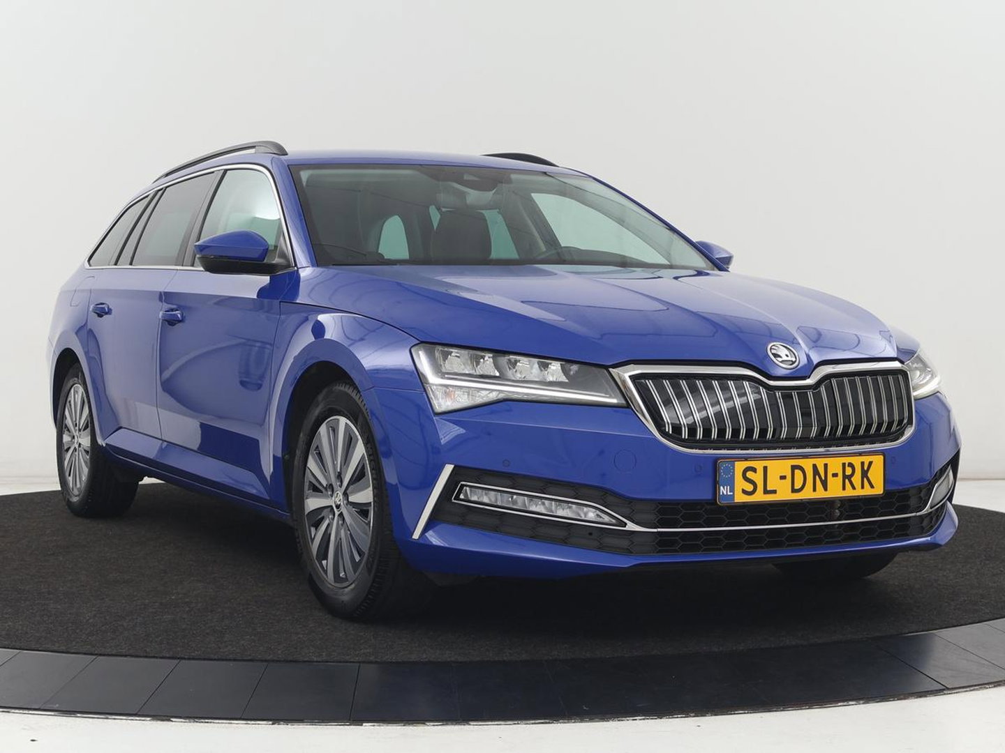 Škoda Superb 1.4 TSI iV Business Edition | SOH 90,7% | Stoelverwarming | Virtual Cockpit | Adaptive cruise | Camera | Carplay | Navigatie | Full LED | Parkeerhulp | PHEV | Plug In