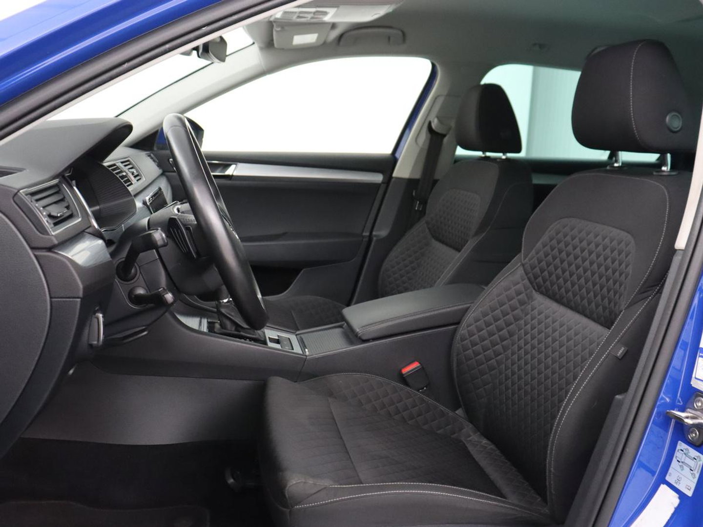 Škoda Superb 1.4 TSI iV Business Edition | SOH 90,7% | Stoelverwarming | Virtual Cockpit | Adaptive cruise | Camera | Carplay | Navigatie | Full LED | Parkeerhulp | PHEV | Plug In