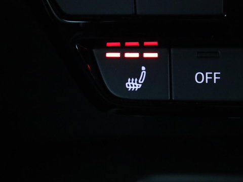 Audi A3 30 TFSI Advanced edition | Panoramadak | Stoelverwarming | Camera | Carplay | Sportstoelen | Navigatie | Full LED | Virtual Cockpit | Getint glas | Climate control | Parkeerhulp | Cruise control