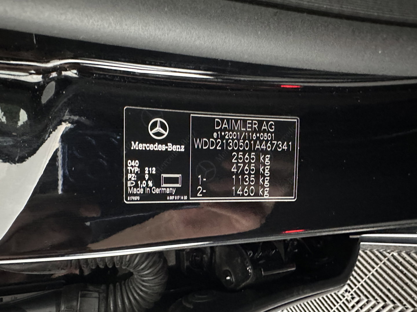Mercedes-Benz E-Klasse 350 e Business Solution AMG Aut. *LEATHER-FABRIC | FULL-LED | AMBIENT-LIGHT | CAMERA | NAVI-FULLMAP | HEATED-SPORTSEATS | PRIVACY-GLASS | SHIFT-PADDLES | ECC | PDC | CRUISE | 18''ALU*