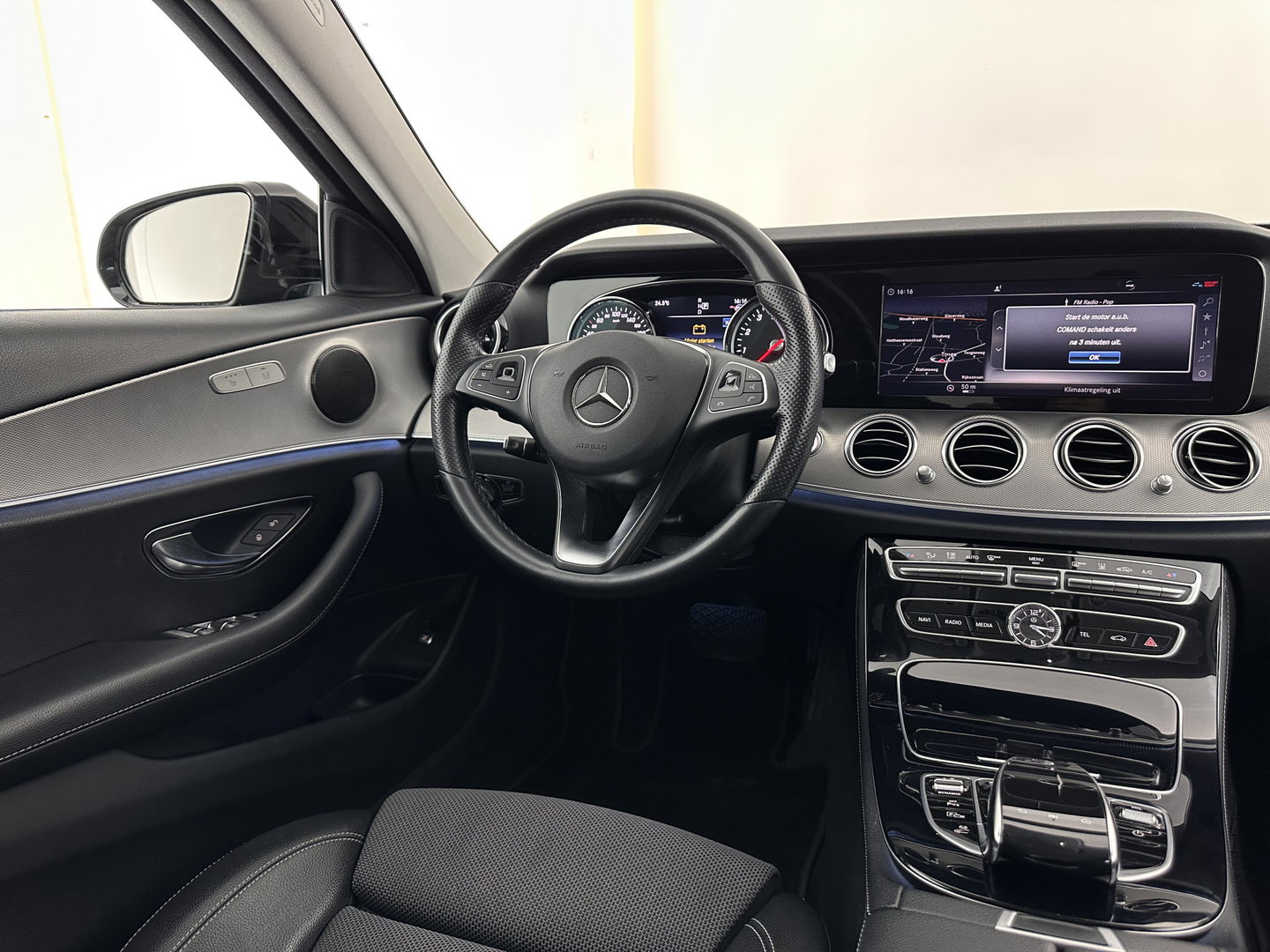 Mercedes-Benz E-Klasse 350 e Business Solution AMG Aut. *LEATHER-FABRIC | FULL-LED | AMBIENT-LIGHT | CAMERA | NAVI-FULLMAP | HEATED-SPORTSEATS | PRIVACY-GLASS | SHIFT-PADDLES | ECC | PDC | CRUISE | 18''ALU*