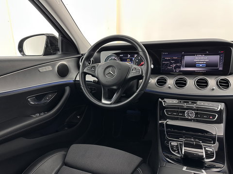 Mercedes-Benz E-Klasse 350 e Business Solution AMG Aut. *LEATHER-FABRIC | FULL-LED | AMBIENT-LIGHT | CAMERA | NAVI-FULLMAP | HEATED-SPORTSEATS | PRIVACY-GLASS | SHIFT-PADDLES | ECC | PDC | CRUISE | 18''ALU*
