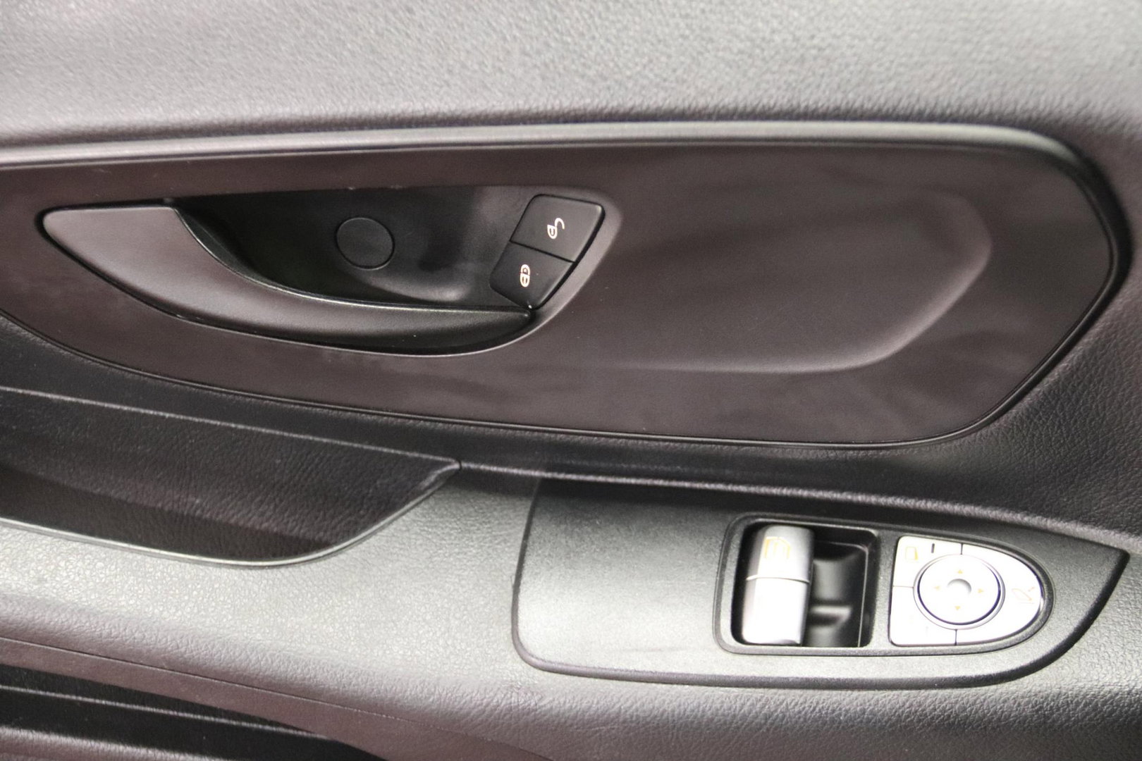 Mercedes-Benz Vito 116 CDI Lang AUTOMAAT Airco dubbele schuifdeur Mercedes-Benz Vito 116 CDI Lang airco dubbele schuifdeur