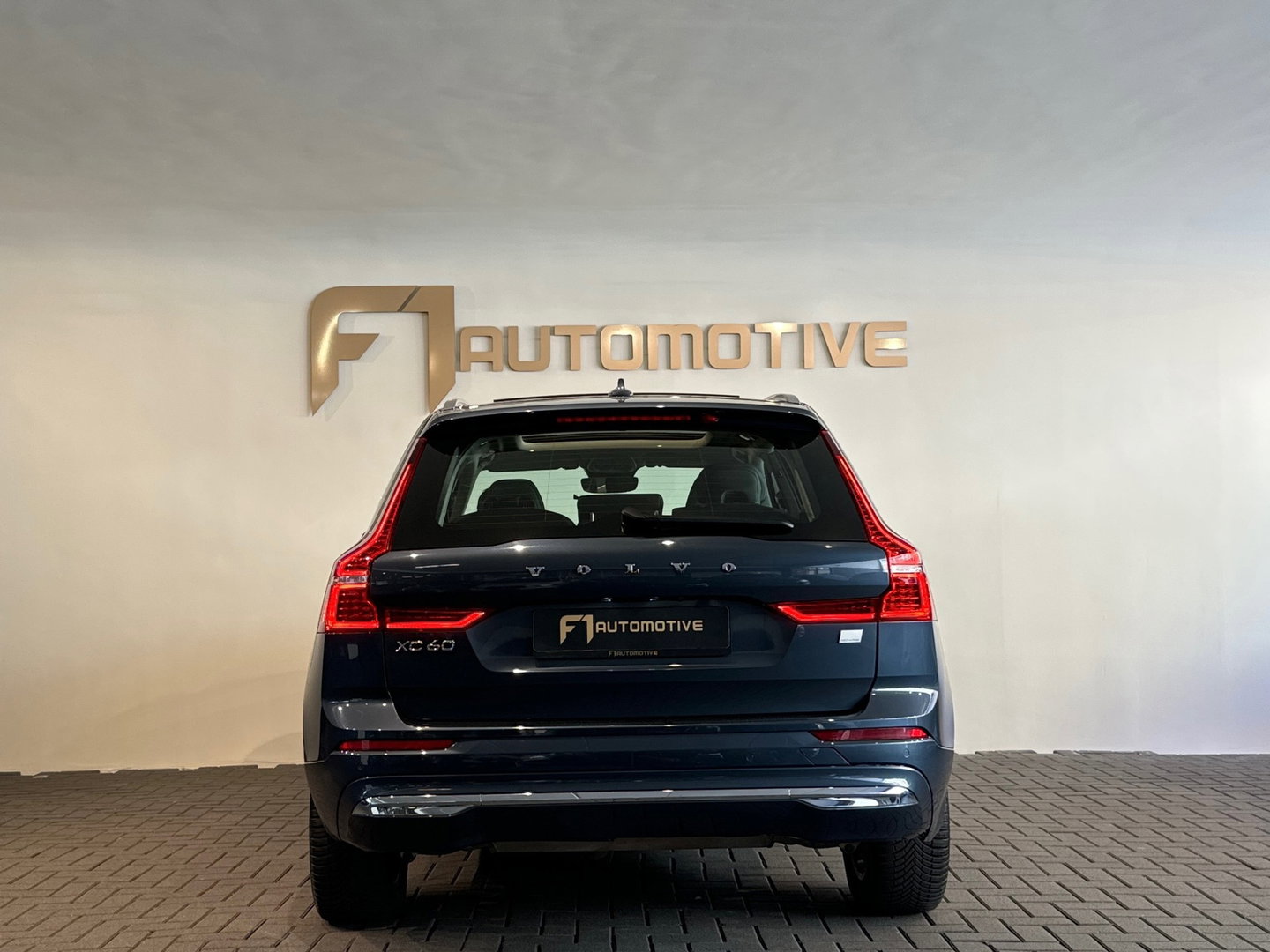 Volvo XC60 2.0 T6 Plug-in hybrid AWD Pano|Memory|Keyless|Camera