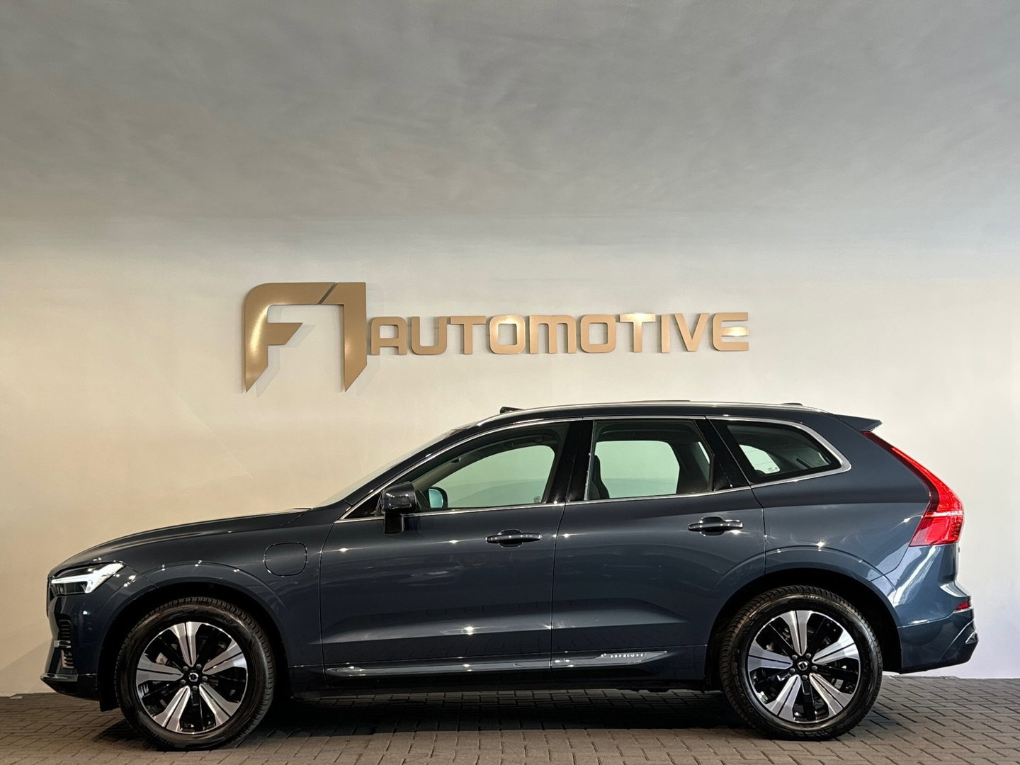 Volvo XC60 2.0 T6 Plug-in hybrid AWD Pano|Memory|Keyless|Camera