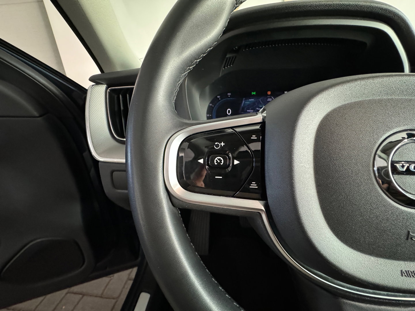 Volvo XC60 2.0 T6 Plug-in hybrid AWD Pano|Memory|Keyless|Camera
