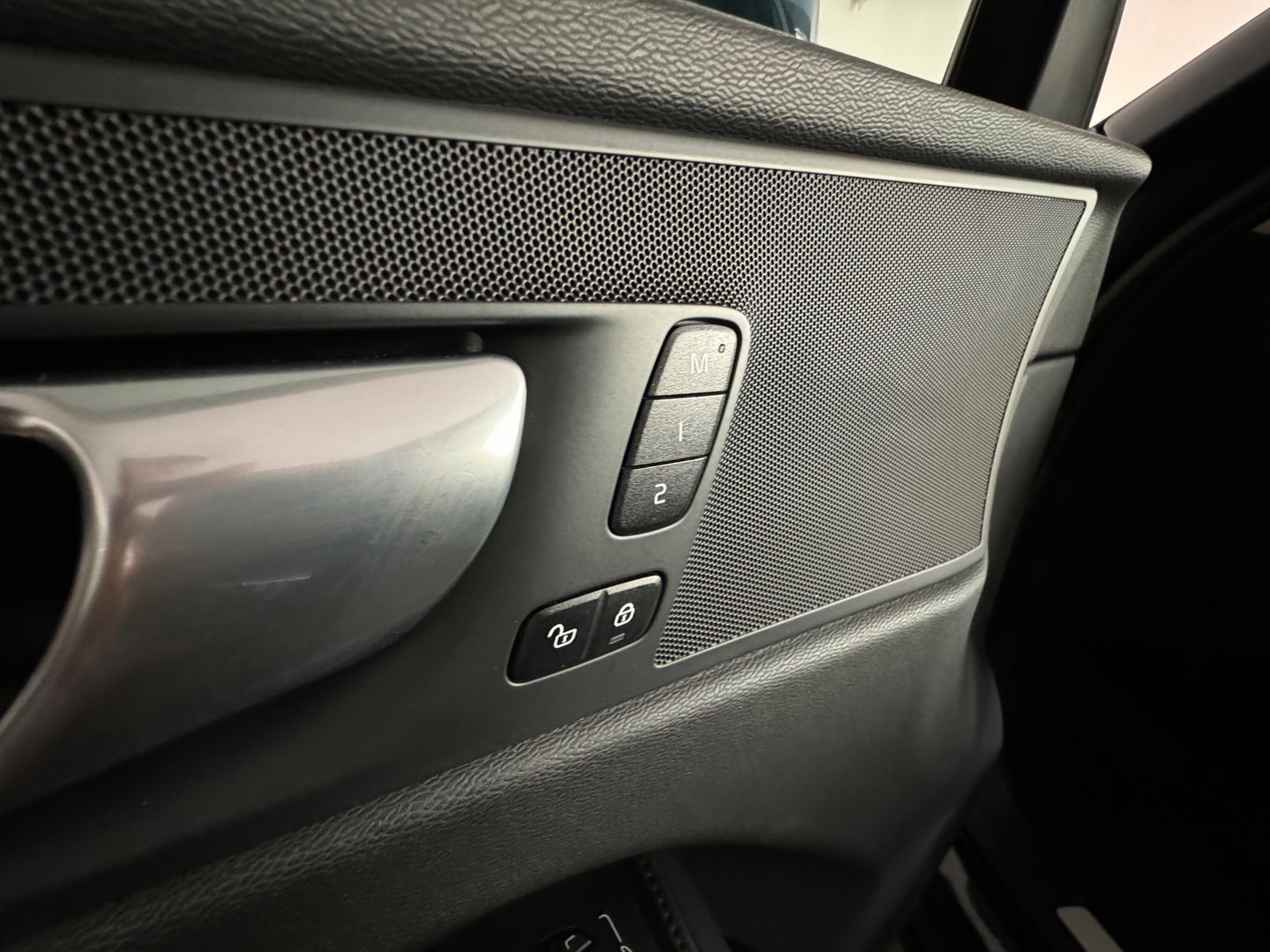 Volvo XC60 2.0 T6 Plug-in hybrid AWD Pano|Memory|Keyless|Camera