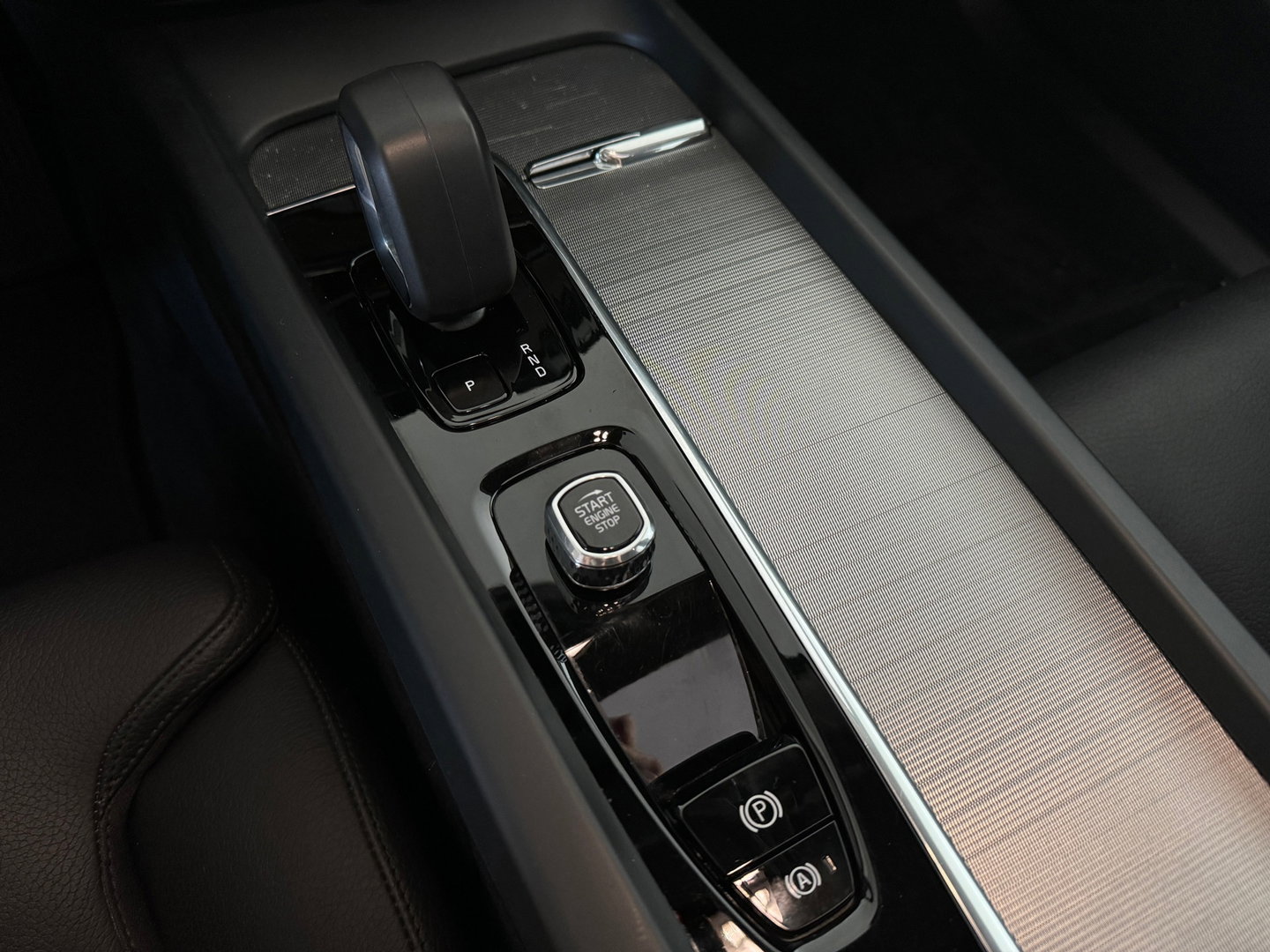 Volvo XC60 2.0 T6 Plug-in hybrid AWD Pano|Memory|Keyless|Camera