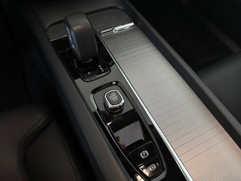 Volvo XC60 2.0 T6 Plug-in hybrid AWD Pano|Memory|Keyless|Camera