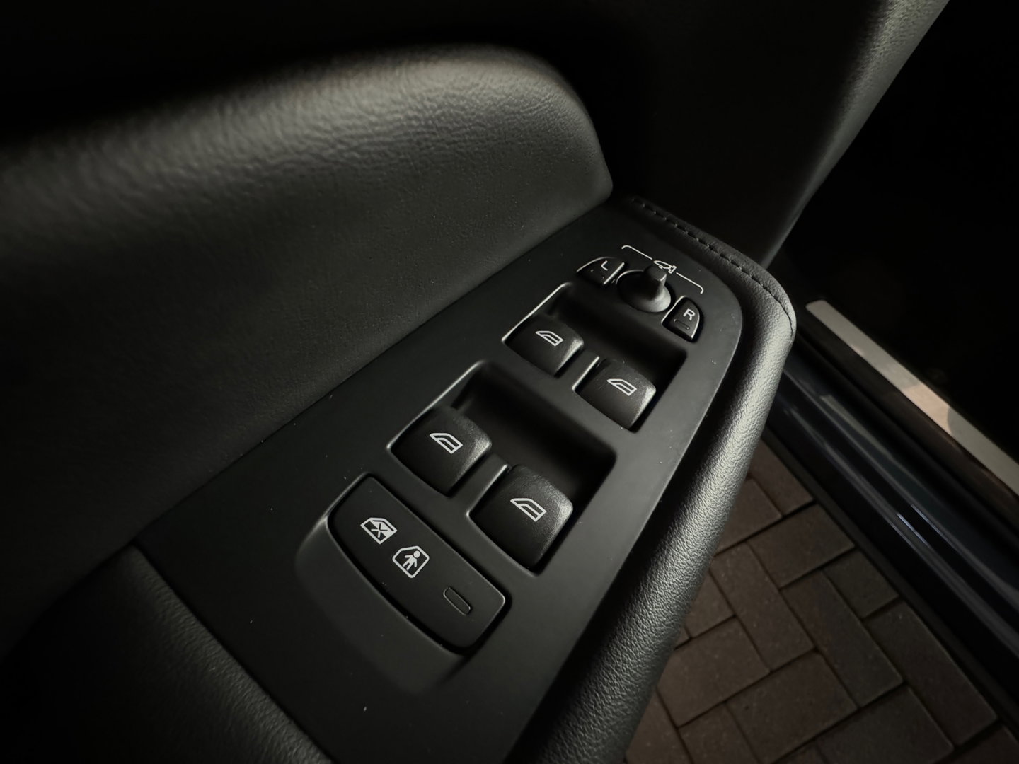 Volvo XC60 2.0 T6 Plug-in hybrid AWD Pano|Memory|Keyless|Camera