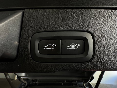 Volvo XC60 2.0 T6 Plug-in hybrid AWD Pano|Memory|Keyless|Camera