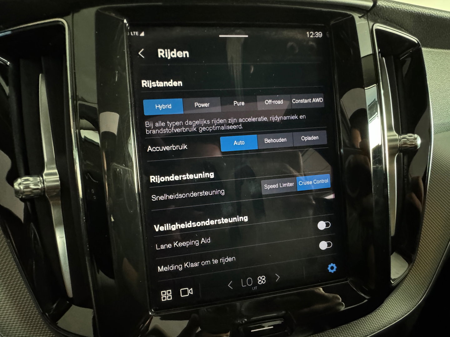 Volvo XC60 2.0 T6 Plug-in hybrid AWD Pano|Memory|Keyless|Camera