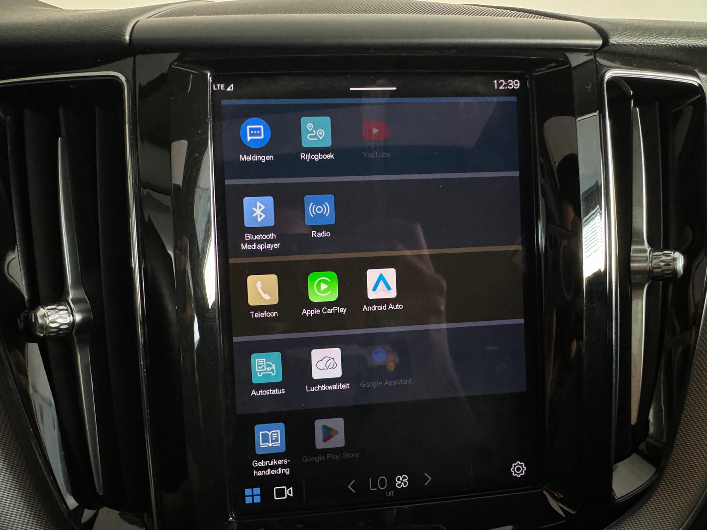 Volvo XC60 2.0 T6 Plug-in hybrid AWD Pano|Memory|Keyless|Camera