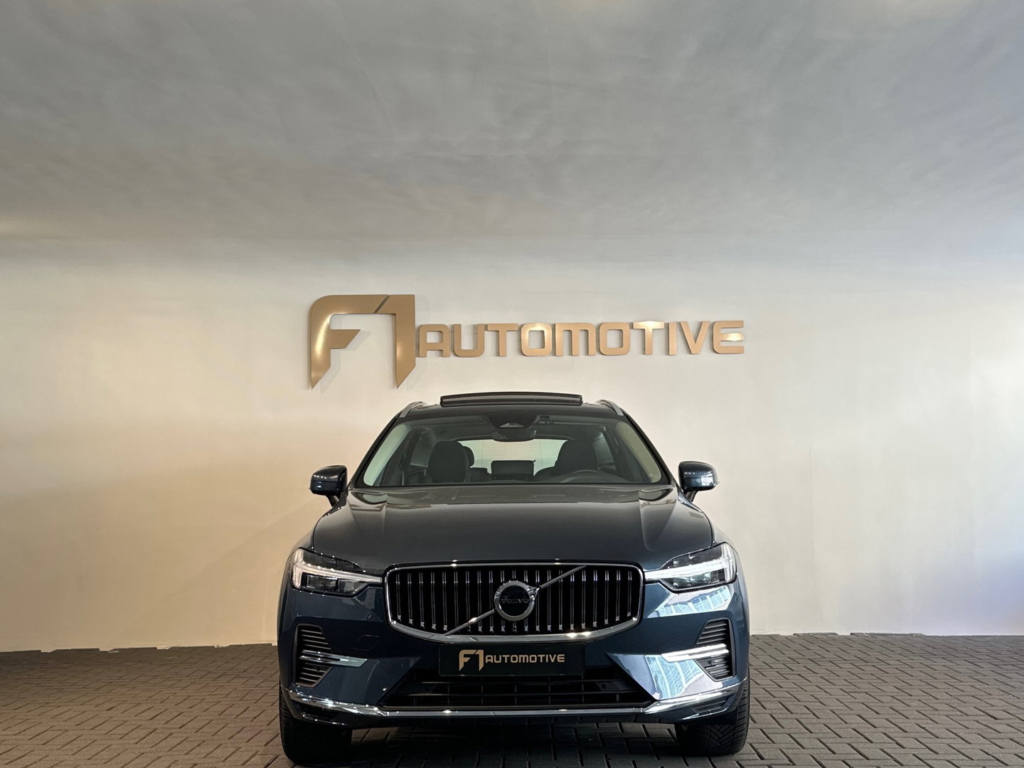 Volvo XC60 2.0 T6 Plug-in hybrid AWD Pano|Memory|Keyless|Camera
