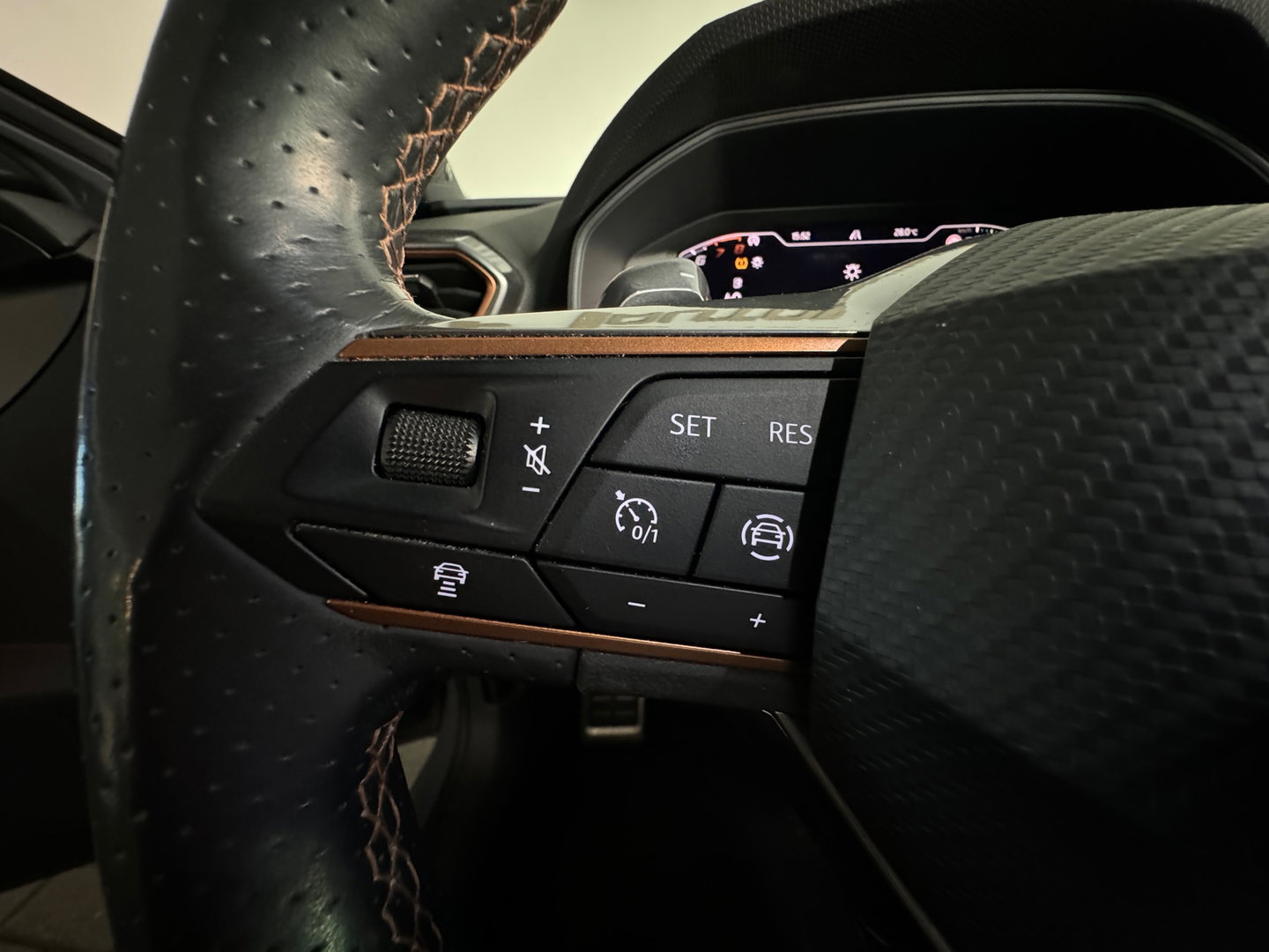 CUPRA Leon 2.0 TSI VZ 300PK Copper Keyless|Sfeer|Beats|Camera