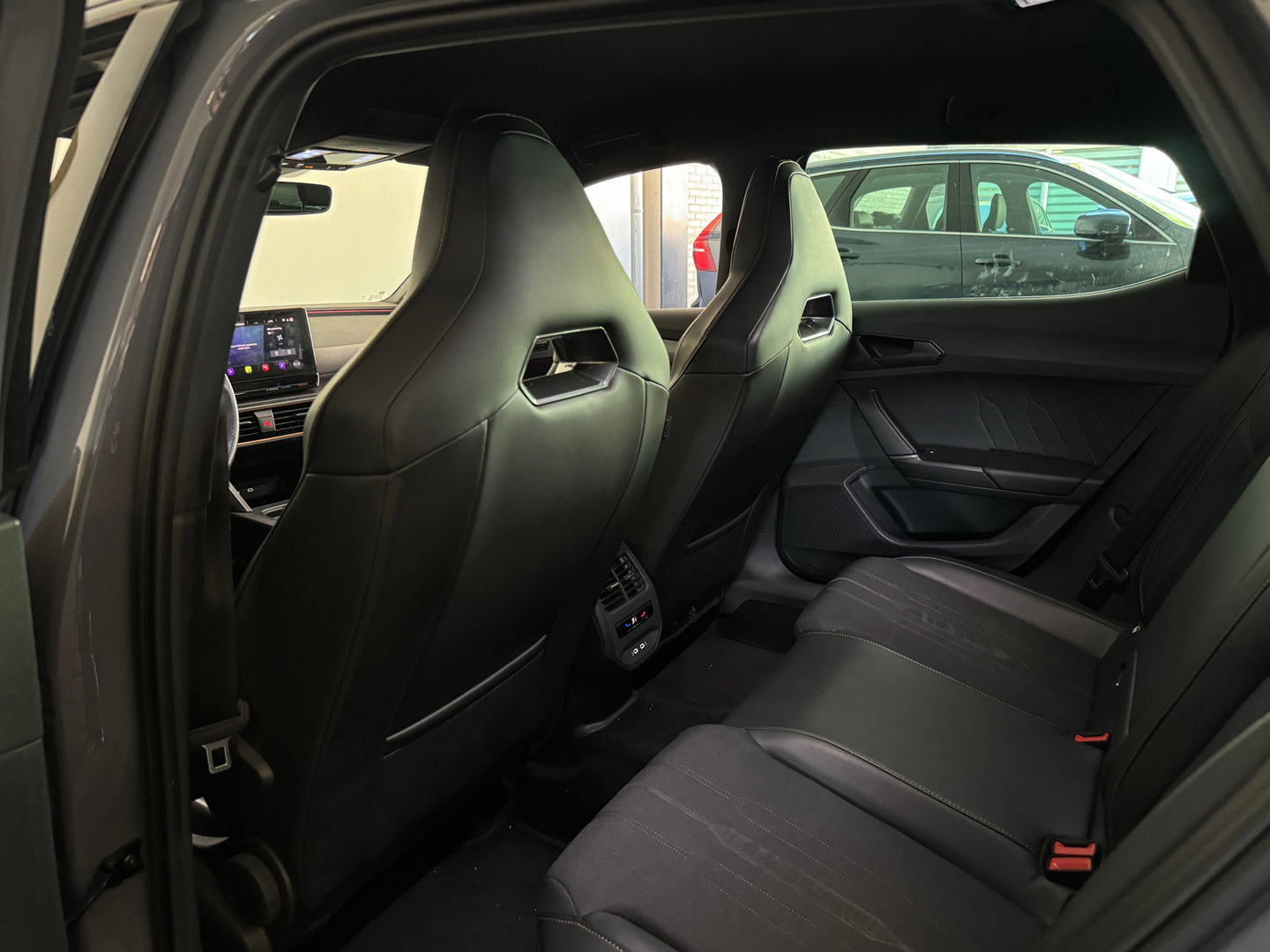 CUPRA Leon 2.0 TSI VZ 300PK Copper Keyless|Sfeer|Beats|Camera