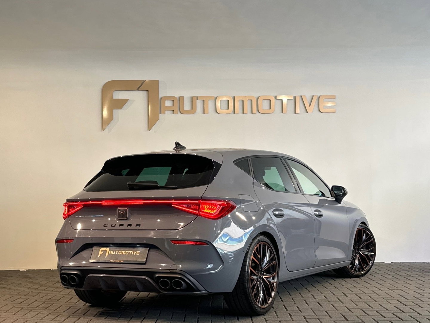 CUPRA Leon 2.0 TSI VZ 300PK Copper Keyless|Sfeer|Beats|Camera