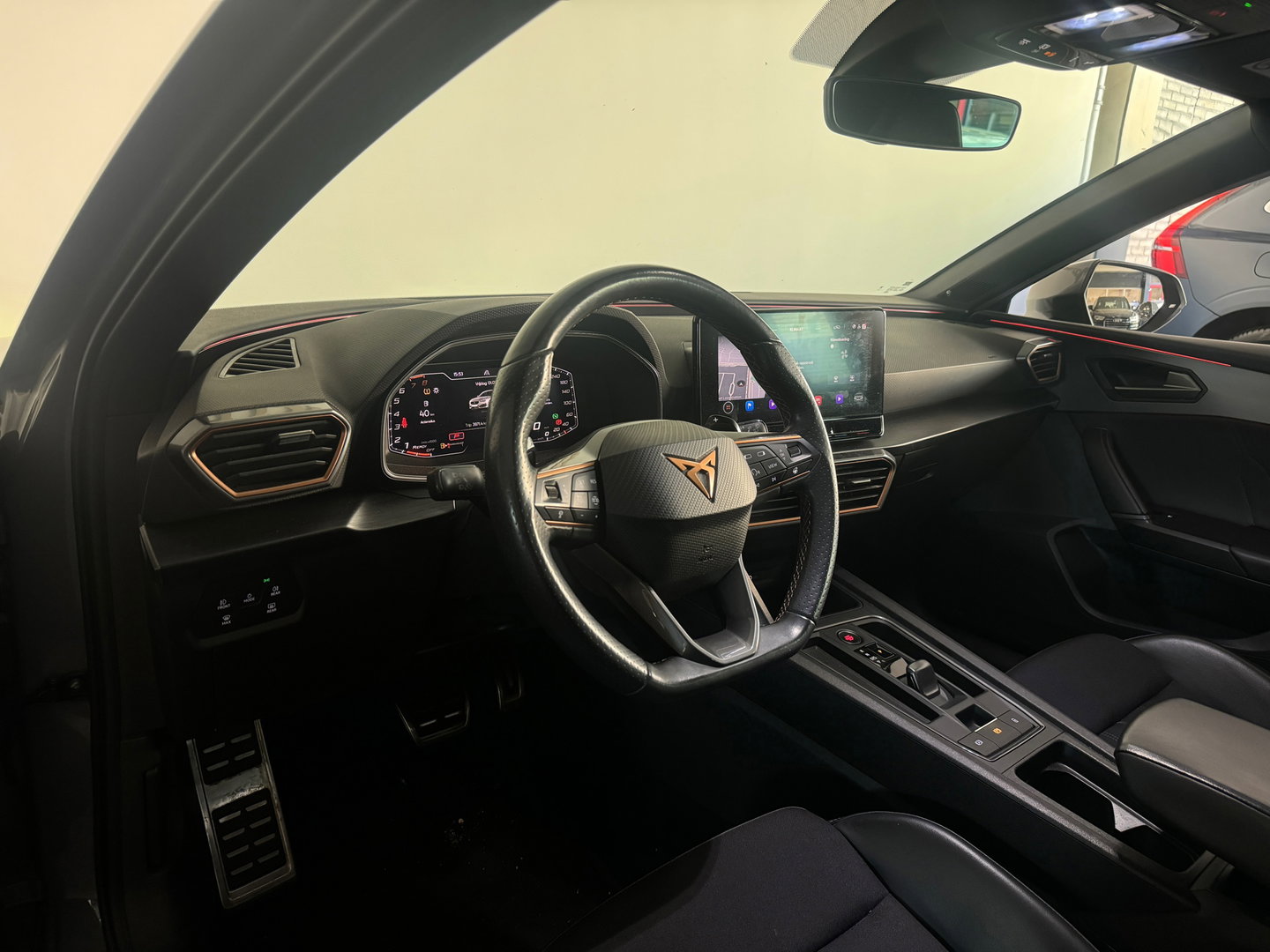 CUPRA Leon 2.0 TSI VZ 300PK Copper Keyless|Sfeer|Beats|Camera