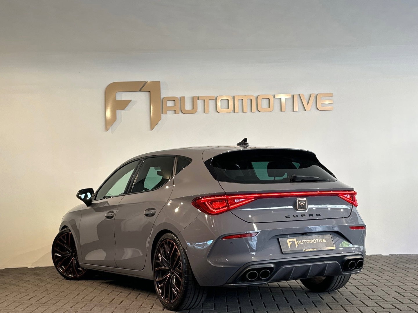 CUPRA Leon 2.0 TSI VZ 300PK Copper Keyless|Sfeer|Beats|Camera