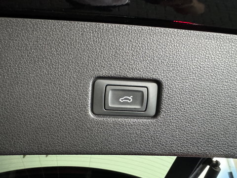 Audi Q8 55 TFSI e quattro S Line Pano|RS Seat|HuD|Memory|BTW