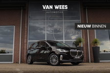 BMW 2 Serie - Active Tourer 230e xDrive Luxury Line | 1e eigenaar | BTW auto | Driving Assistant | Harman Kardon | 360 camera | Panoramadak | Head-up | M-sportstuur | Keyless entry