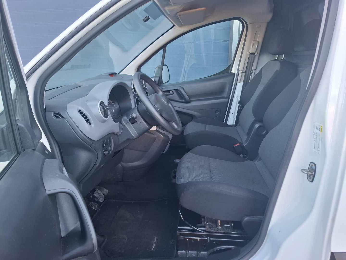 Peugeot Partner 120 1.6 BlueHDi 75 L1 XR AIRCO / DEALER ONDERHOUDEN / EURO 6 / N.A.P