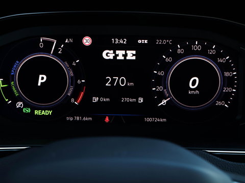 Volkswagen Passat GTE Business 1.4 TSI PHEV Leder 18 inch Camera