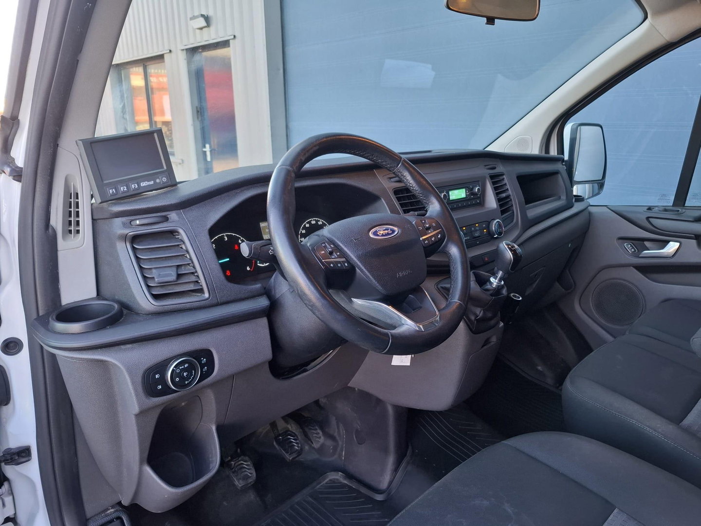 Ford Transit Custom 340 2.0 TDCI L1H1 Trend AIRCO / CRUISE CONTROLE / 3 ZITS / TREKHAAK / EURO 6