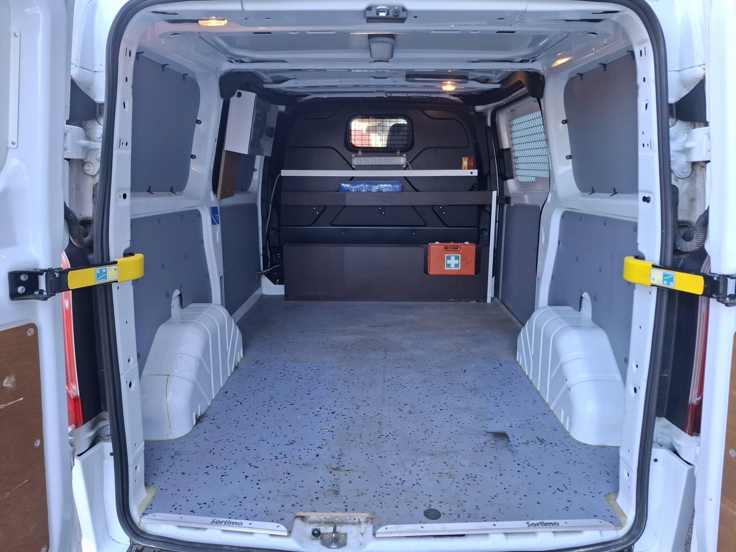 Ford Transit Custom 340 2.0 TDCI L1H1 Trend AIRCO / CRUISE CONTROLE / 3 ZITS / TREKHAAK / EURO 6
