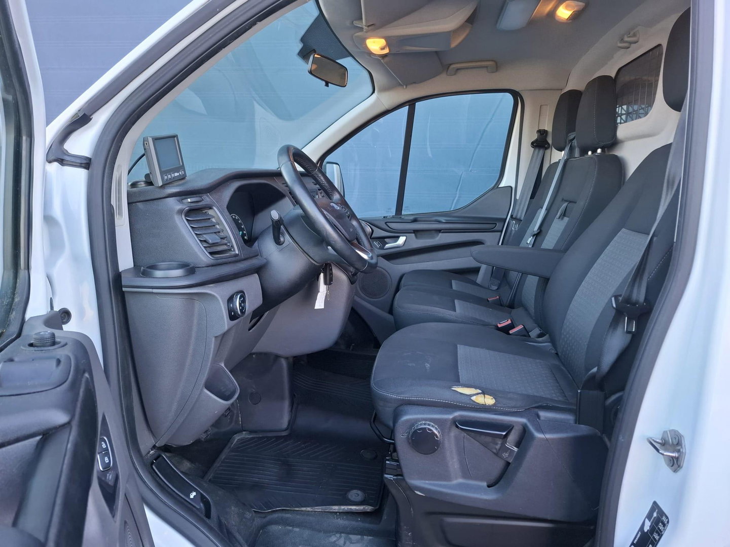 Ford Transit Custom 340 2.0 TDCI L1H1 Trend AIRCO / CRUISE CONTROLE / 3 ZITS / TREKHAAK / EURO 6