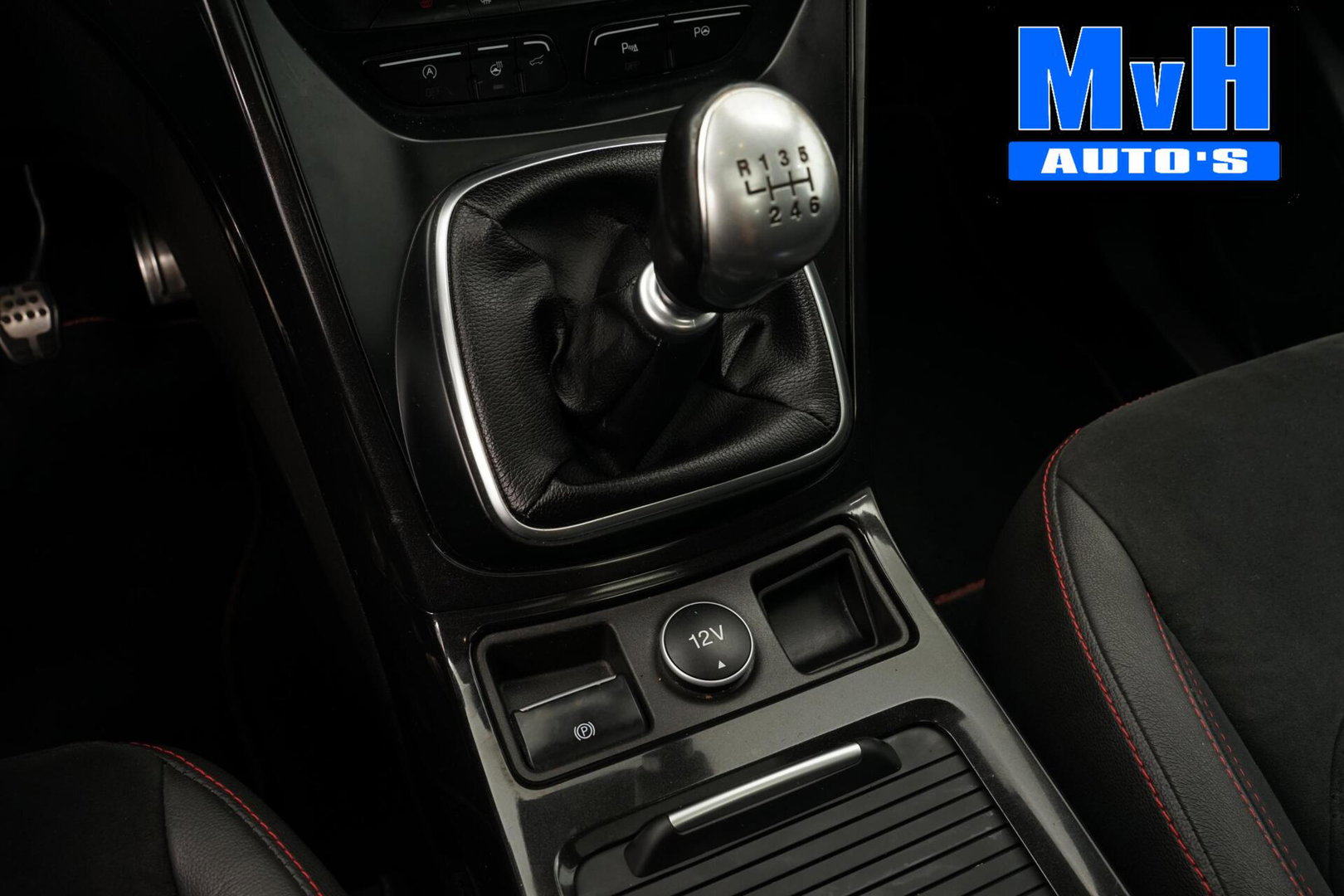 Ford Kuga 1.5 EcoBoost ST Line|PANO|STOEL/STUUR.VERW|TREKHAAK