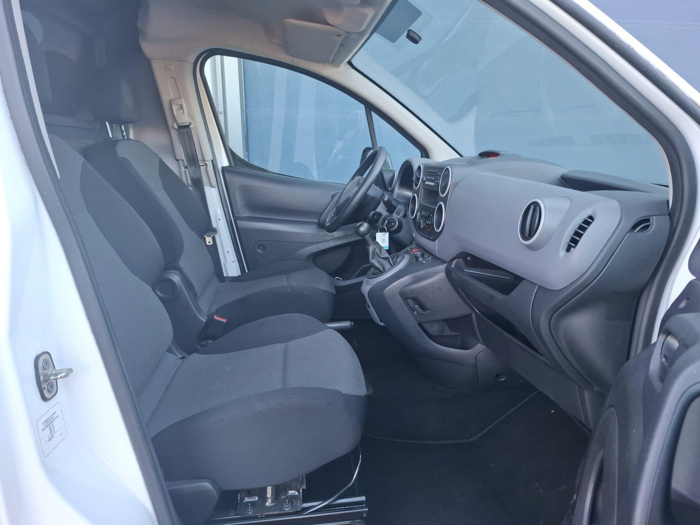 Peugeot Partner 120 1.6 BlueHDi 75 L1 XR AIRCO / DEALER ONDERHOUDEN / EURO 6 / N.A.P
