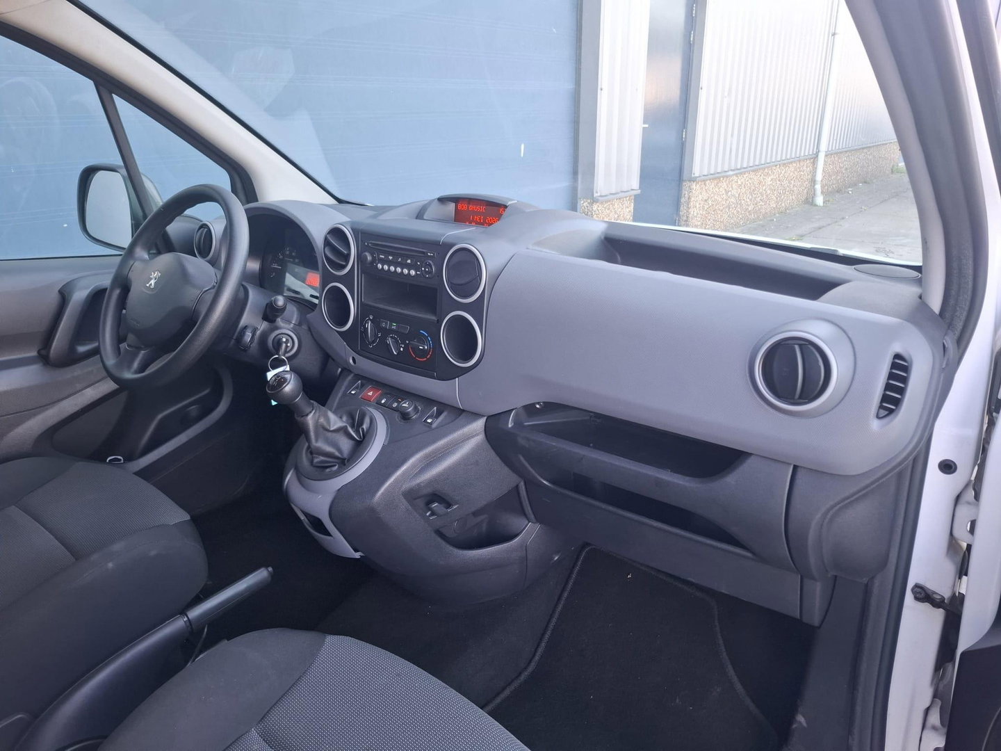 Peugeot Partner 120 1.6 BlueHDi 75 L1 XR AIRCO / DEALER ONDERHOUDEN / EURO 6 / N.A.P