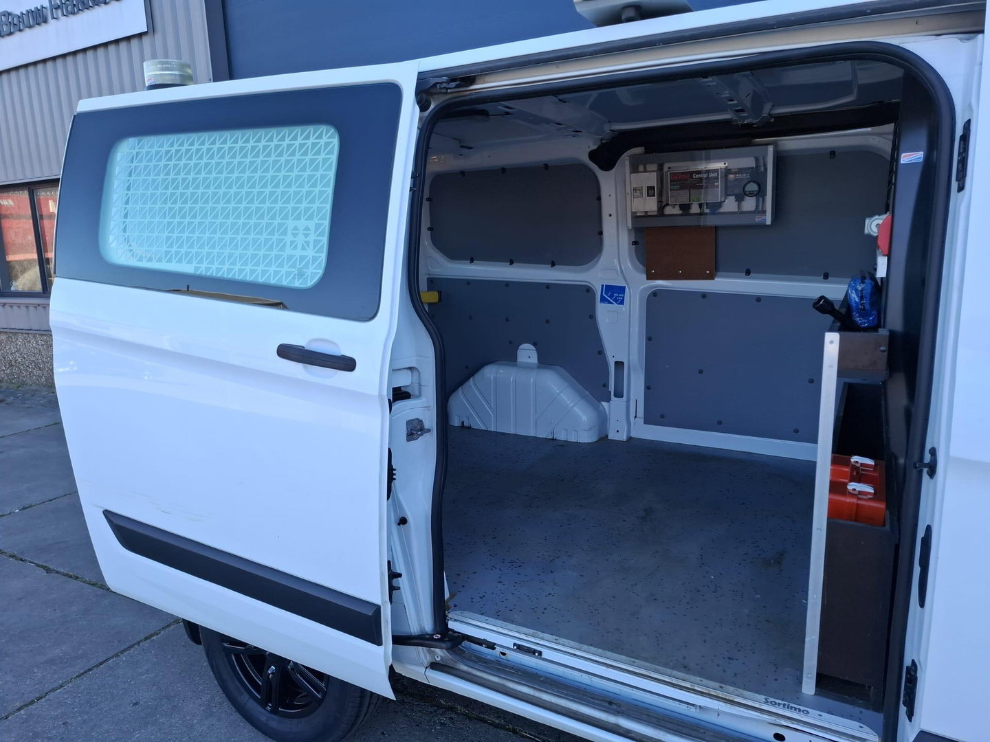 Ford Transit Custom 340 2.0 TDCI L1H1 Trend AIRCO / CRUISE CONTROLE / 3 ZITS / TREKHAAK / EURO 6