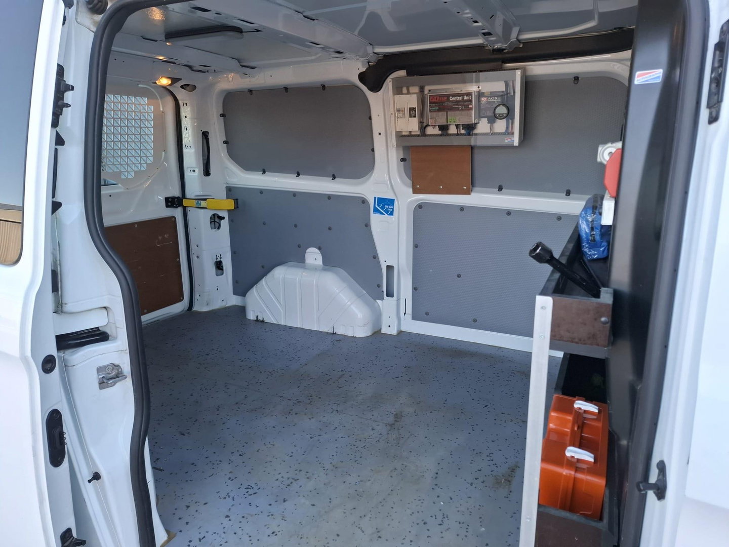Ford Transit Custom 340 2.0 TDCI L1H1 Trend AIRCO / CRUISE CONTROLE / 3 ZITS / TREKHAAK / EURO 6