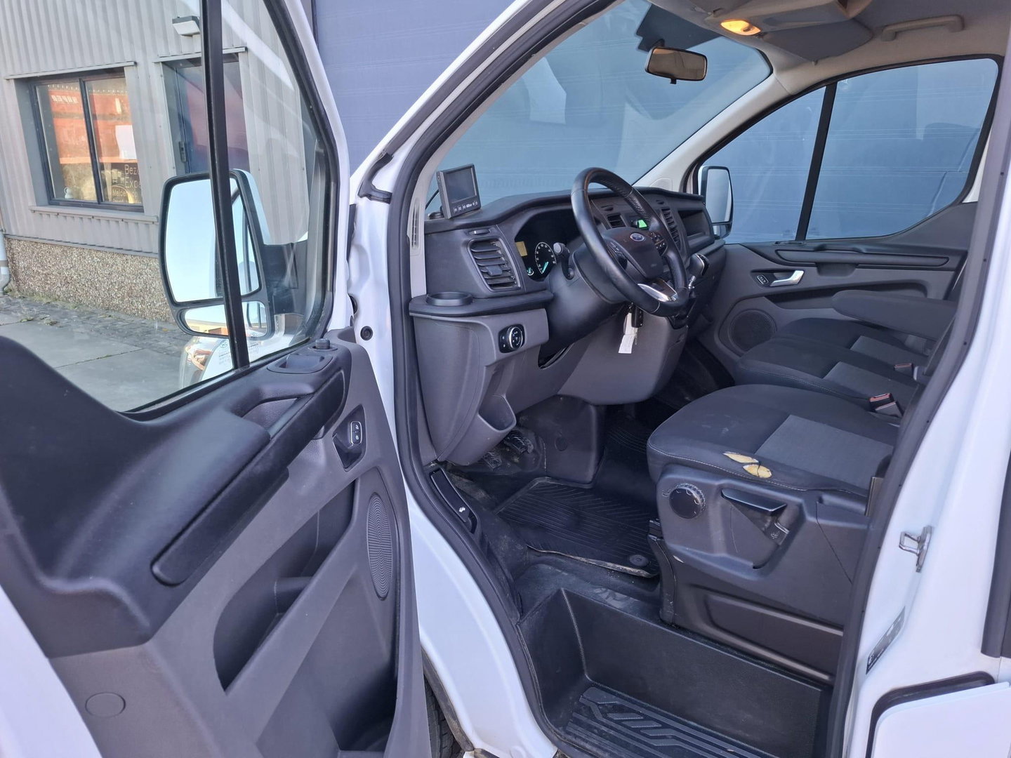 Ford Transit Custom 340 2.0 TDCI L1H1 Trend AIRCO / CRUISE CONTROLE / 3 ZITS / TREKHAAK / EURO 6