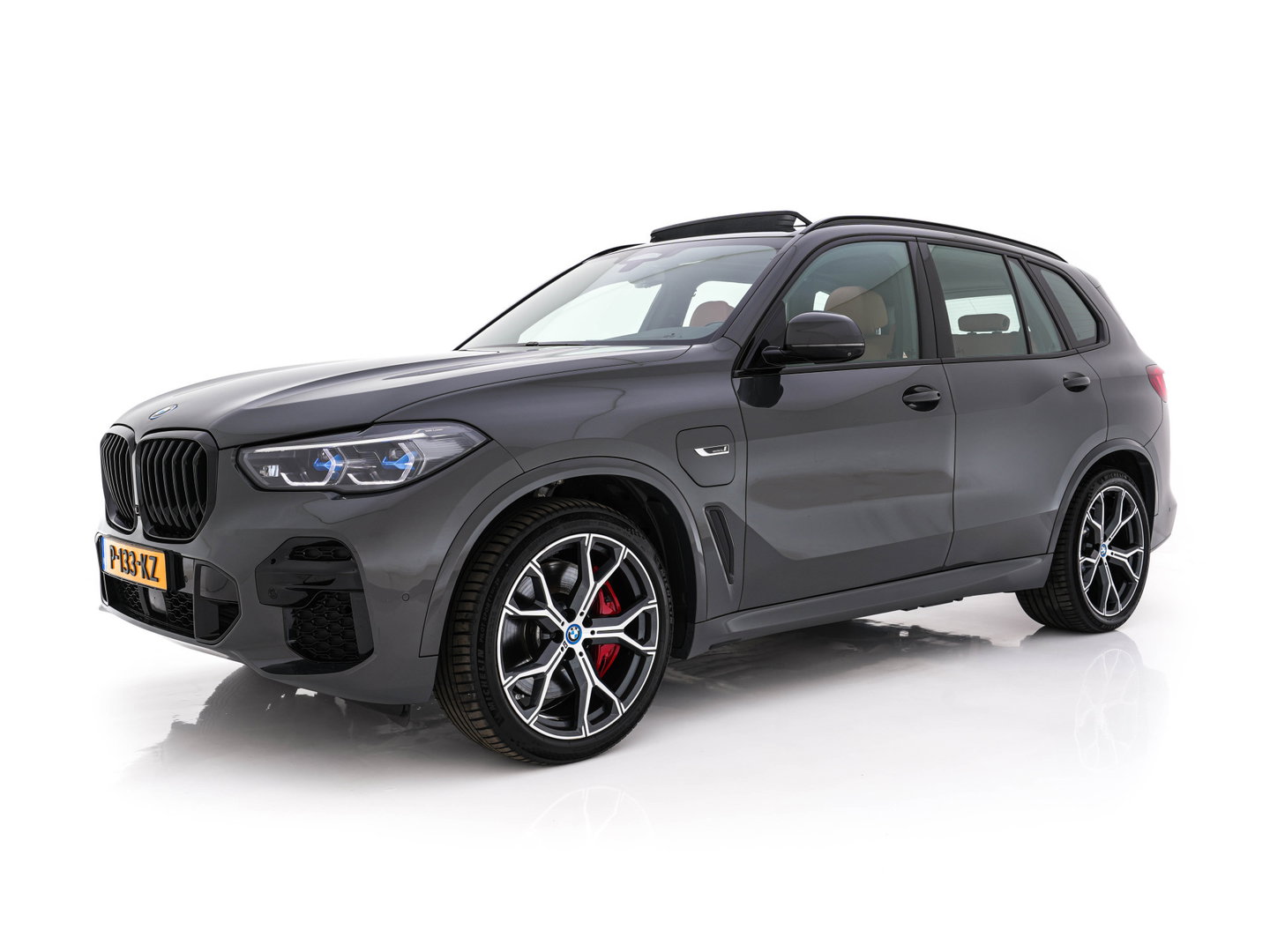 BMW X5 xDrive45e M-Sportpack High Executive (Plug-In) (INCL-BTW) Aut. *PANO | LEATHER |  HEAD-UP | LASERLIGHT | ADAPTIVE-CRUISE | TOPVIEW | BLINDSPOT | MEMORY-PACK | MASSAGE | HIFI-SOUND | HEATED-SPORTSEATS | NAVI-FULLMAP | DIGI-COCKPIT | 22''AL