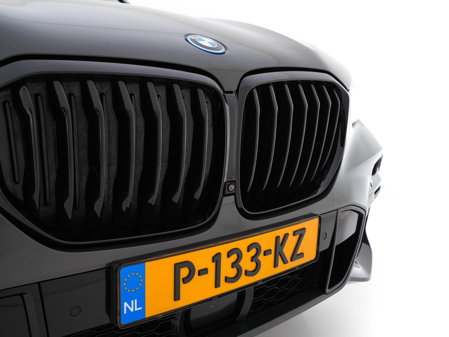 BMW X5 xDrive45e M-Sportpack High Executive (Plug-In) (INCL-BTW) Aut. *PANO | LEATHER |  HEAD-UP | LASERLIGHT | ADAPTIVE-CRUISE | TOPVIEW | BLINDSPOT | MEMORY-PACK | MASSAGE | HIFI-SOUND | HEATED-SPORTSEATS | NAVI-FULLMAP | DIGI-COCKPIT | 22''AL