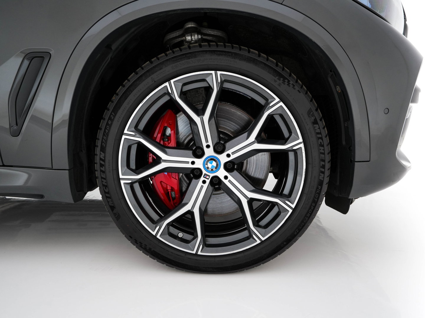 BMW X5 xDrive45e M-Sportpack High Executive (Plug-In) (INCL-BTW) Aut. *PANO | LEATHER |  HEAD-UP | LASERLIGHT | ADAPTIVE-CRUISE | TOPVIEW | BLINDSPOT | MEMORY-PACK | MASSAGE | HIFI-SOUND | HEATED-SPORTSEATS | NAVI-FULLMAP | DIGI-COCKPIT | 22''AL