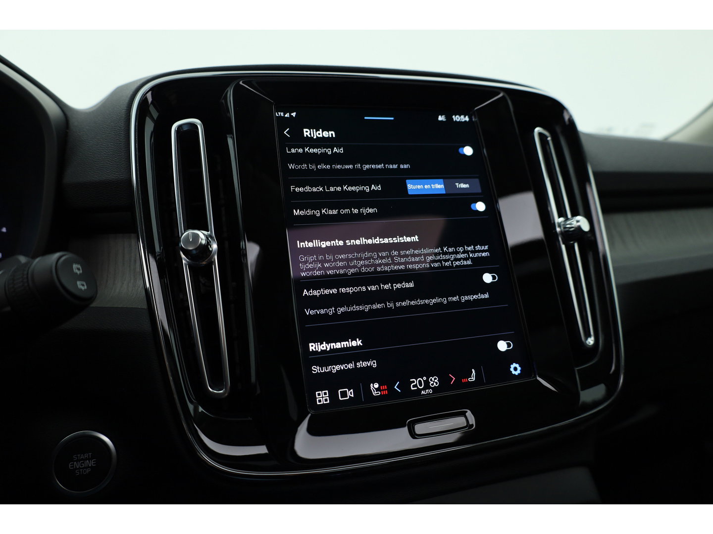 Volvo XC40 2.0 B3 Ultra Dark | Pano-dak | 360 camera | Leer | Pixel LED | ACC | Blis