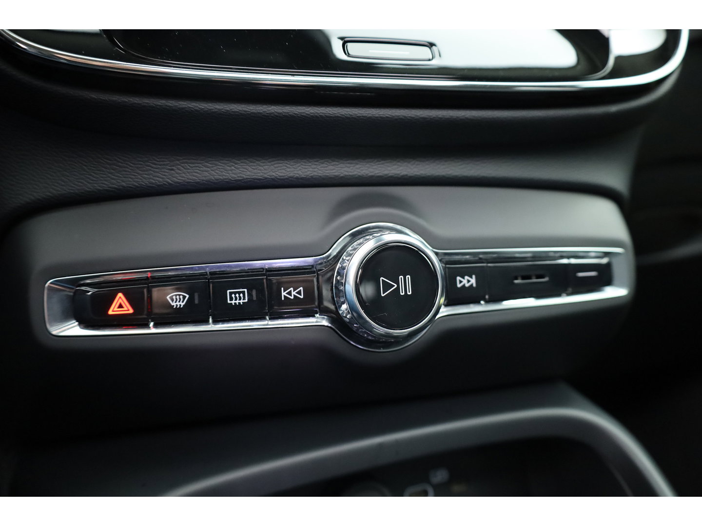 Volvo XC40 2.0 B3 Ultra Dark | Pano-dak | 360 camera | Leer | Pixel LED | ACC | Blis