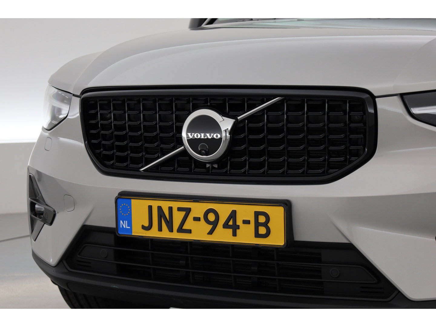 Volvo XC40 2.0 B3 Ultra Dark | Pano-dak | 360 camera | Leer | Pixel LED | ACC | Blis