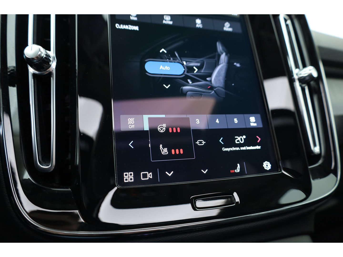 Volvo XC40 2.0 B3 Ultra Dark | Pano-dak | 360 camera | Leer | Pixel LED | ACC | Blis