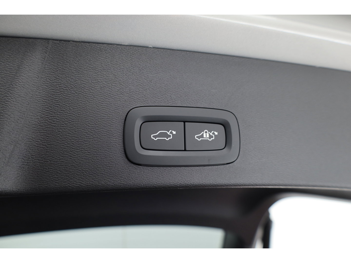 Volvo XC40 2.0 B3 Ultra Dark | Pano-dak | 360 camera | Leer | Pixel LED | ACC | Blis